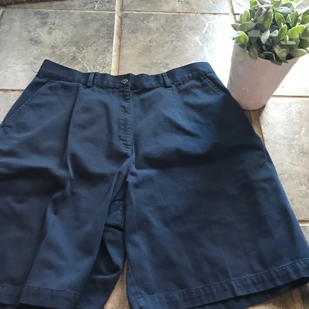 L.L. Bean Navy Bermuda Shorts Pleated 14